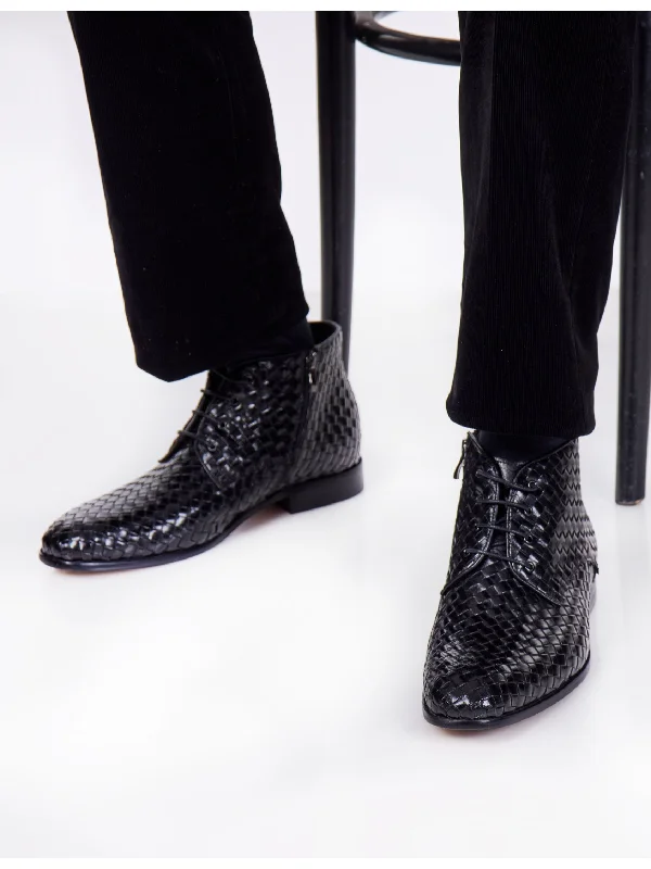 BLACK LEATHER WOVEN BOOTS